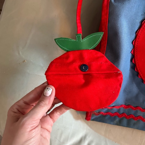 Vintage school bag with apple shaped snap coin purse - Picture 4 of 14